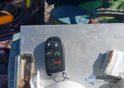 2015 Jeep Grand Cherokee Altitude z USA, uszkodzony, nr VIN 1C4RJFAG7FC676164